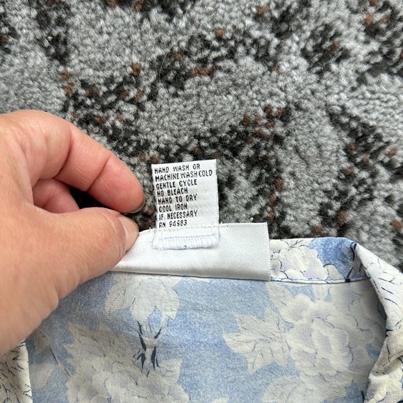 Vintage Silk Assets Diane Von Furstenberg Floral Silk Button Down Top Blue Sm - Picture 4 of 6
